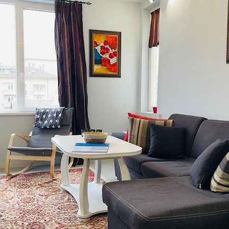 Cozy Spot By The Lions' Bridge Apartment София Екстериор снимка