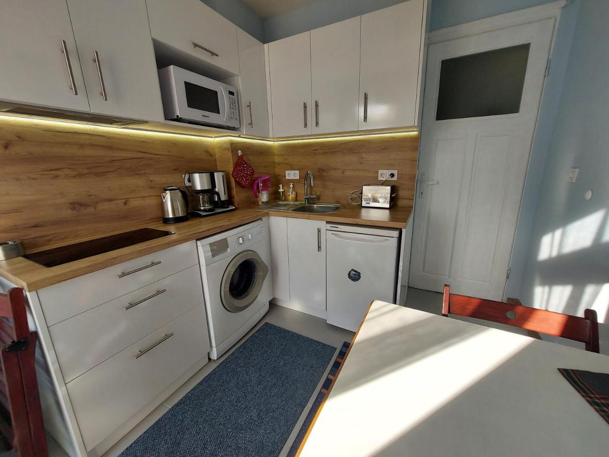 Cozy Spot By The Lions' Bridge Apartment София Екстериор снимка
