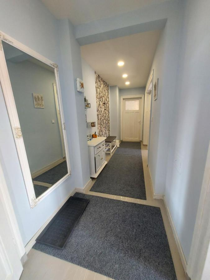 Cozy Spot By The Lions' Bridge Apartment София Екстериор снимка