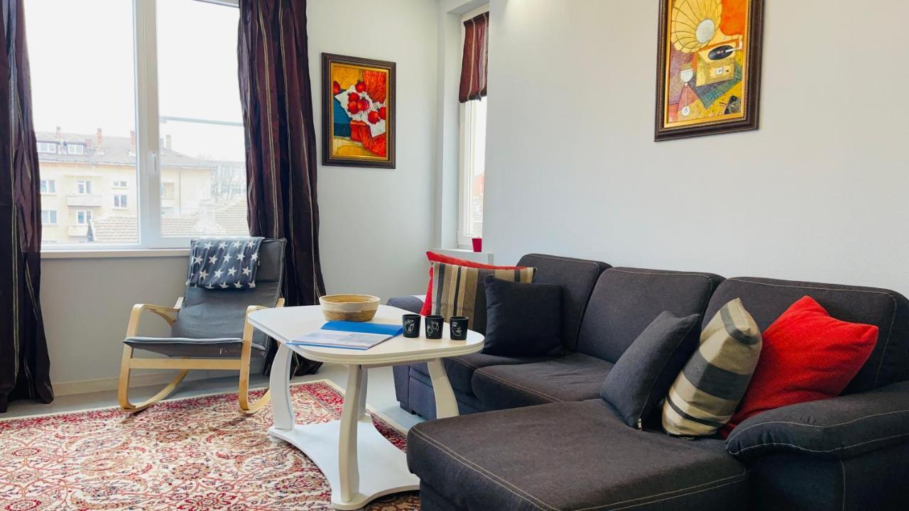 Cozy Spot By The Lions' Bridge Apartment София Екстериор снимка