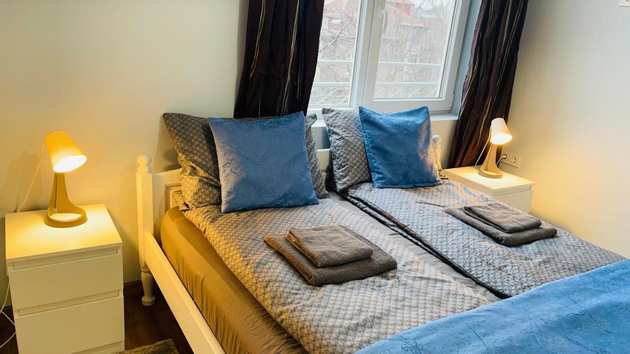 Cozy Spot By The Lions' Bridge Apartment София Екстериор снимка