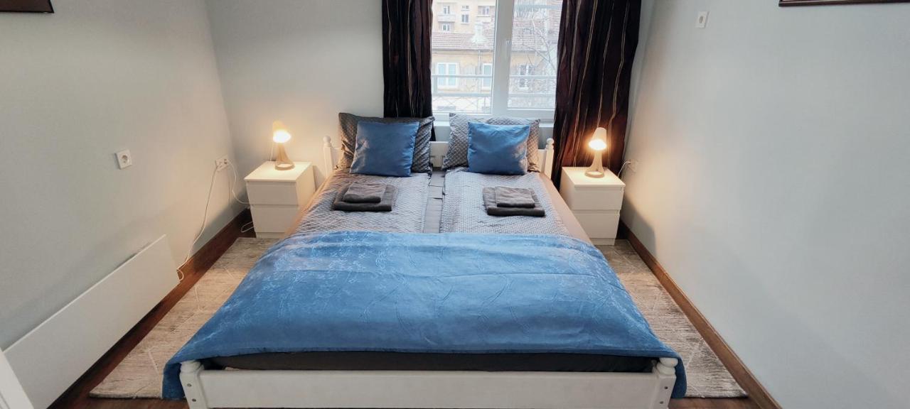 Cozy Spot By The Lions' Bridge Apartment София Екстериор снимка