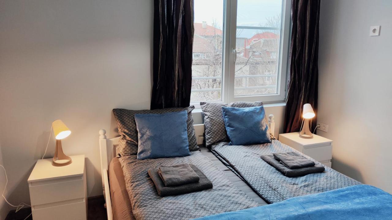 Cozy Spot By The Lions' Bridge Apartment София Екстериор снимка