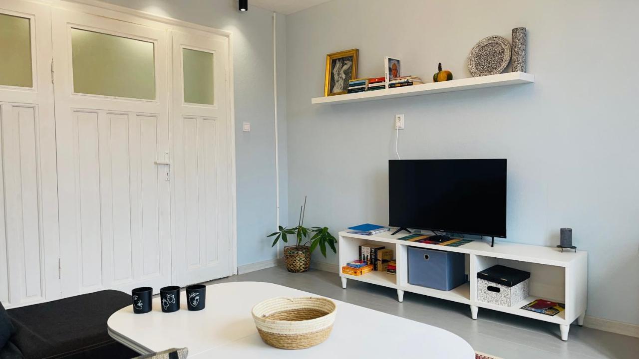 Cozy Spot By The Lions' Bridge Apartment София Екстериор снимка