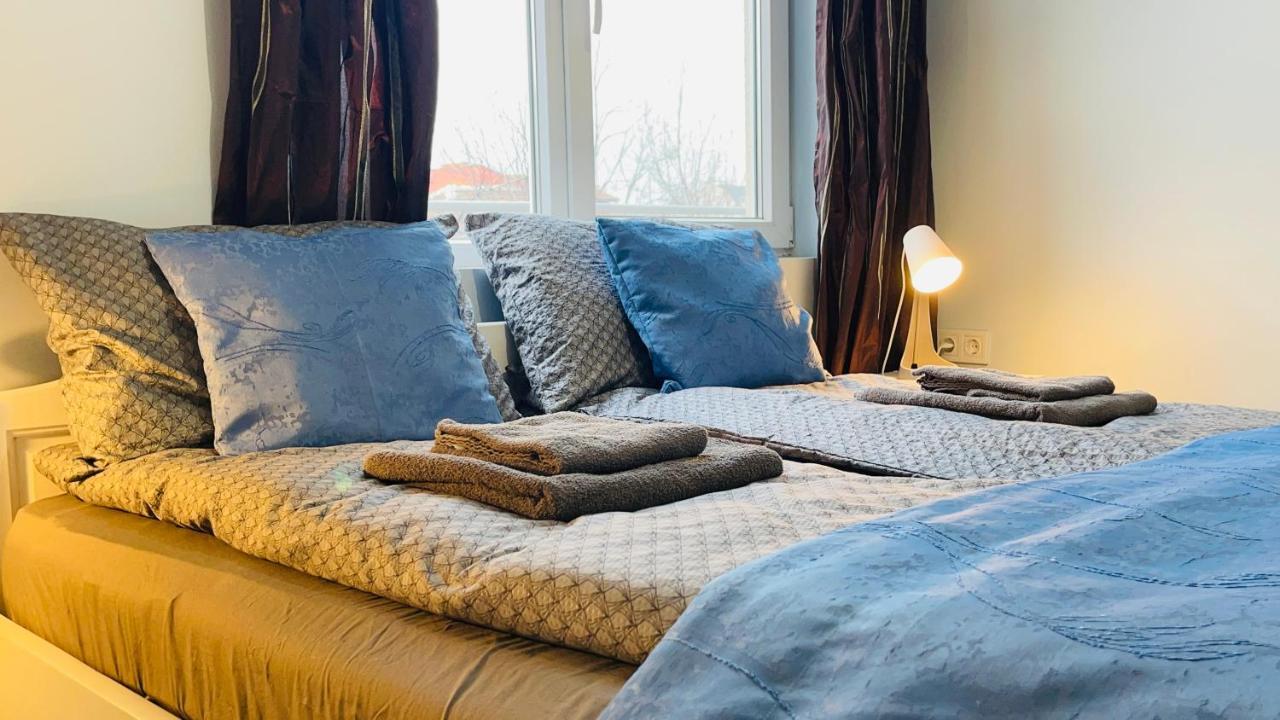 Cozy Spot By The Lions' Bridge Apartment София Екстериор снимка